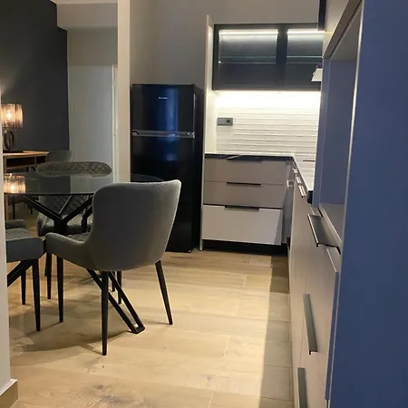 Kostas Lux Lägenhet