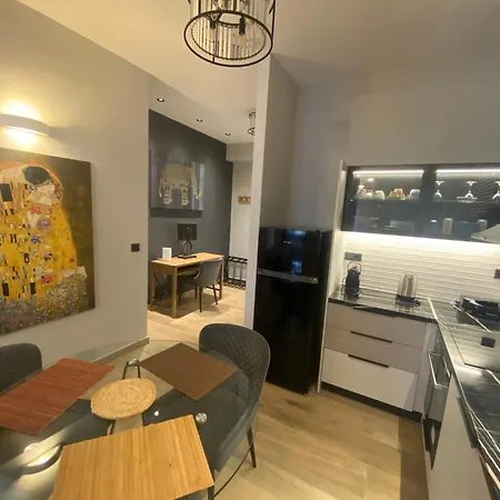 Lägenhet Kostas Lux